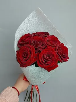 Роза красная